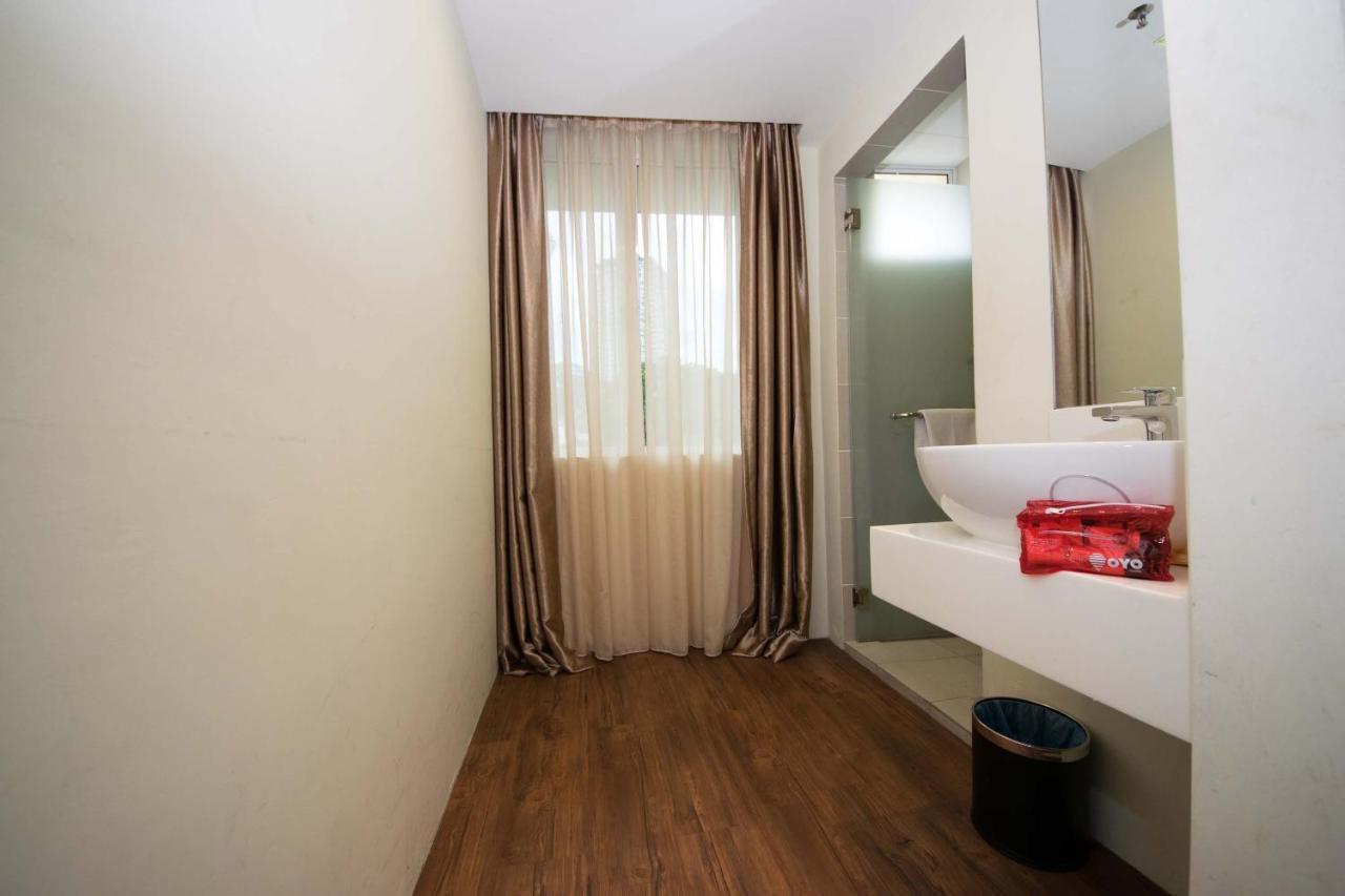 Oyo 114 Sandpiper Hotel Kuala Lumpur Buitenkant foto
